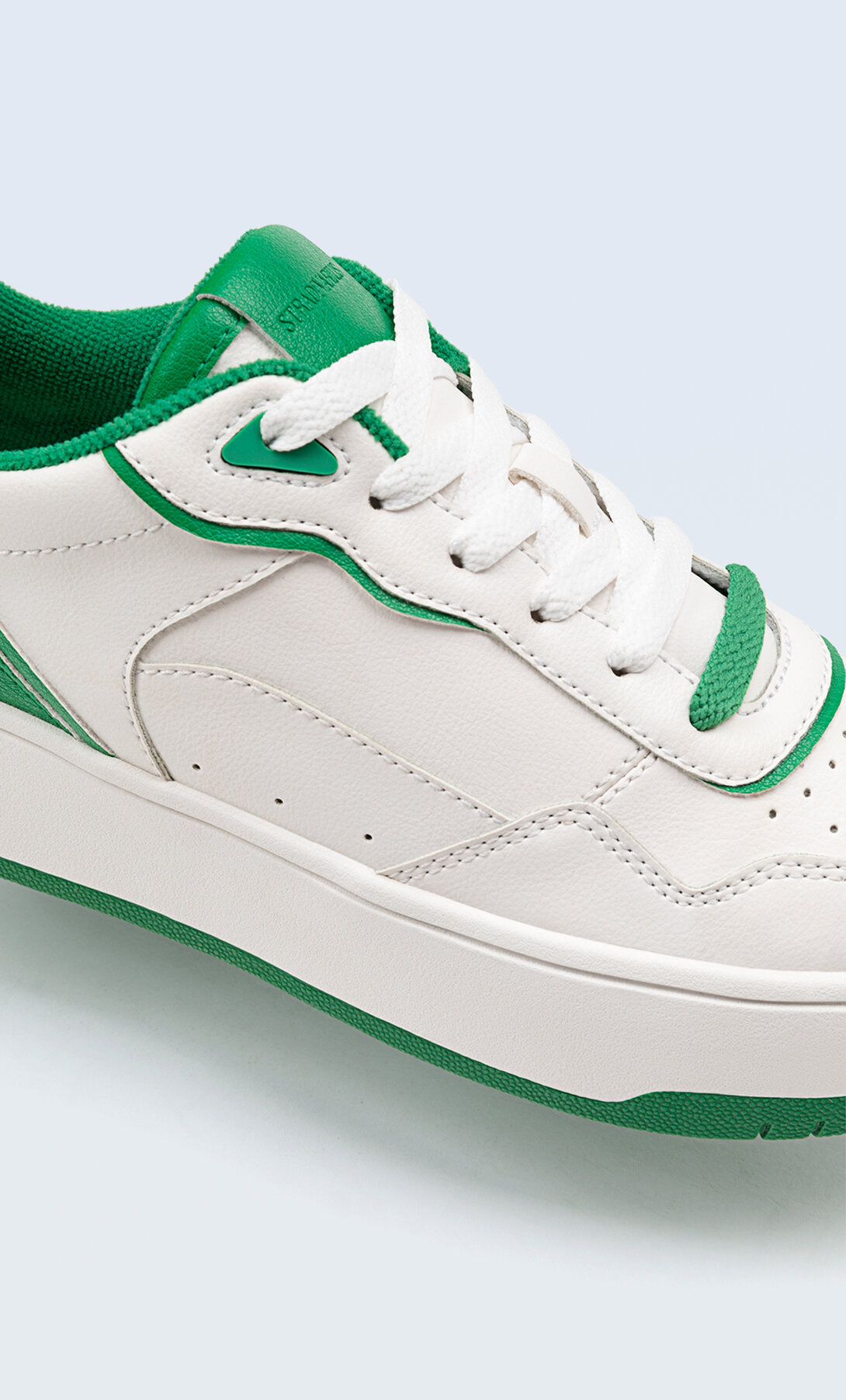 Trainers with air holes clearance