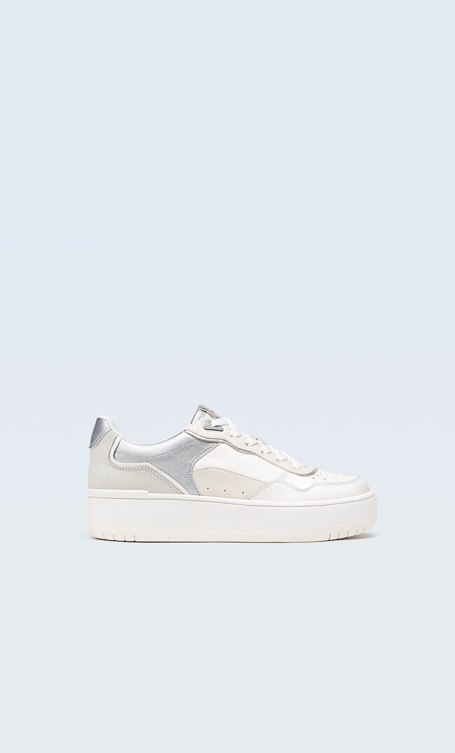 

Stradivarius Buty Sportowe Z Łączonych Materiałów Srebrny 41