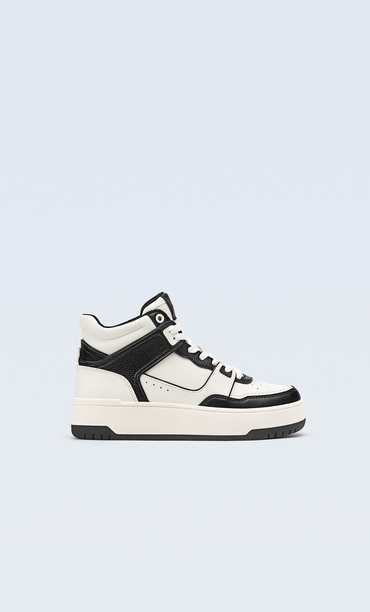 High-top trainers with decorative pieces