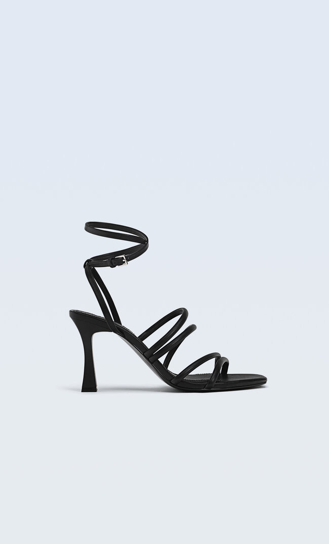 

Stradivarius Riemchensandalen Mit Absatz Schwarz 37