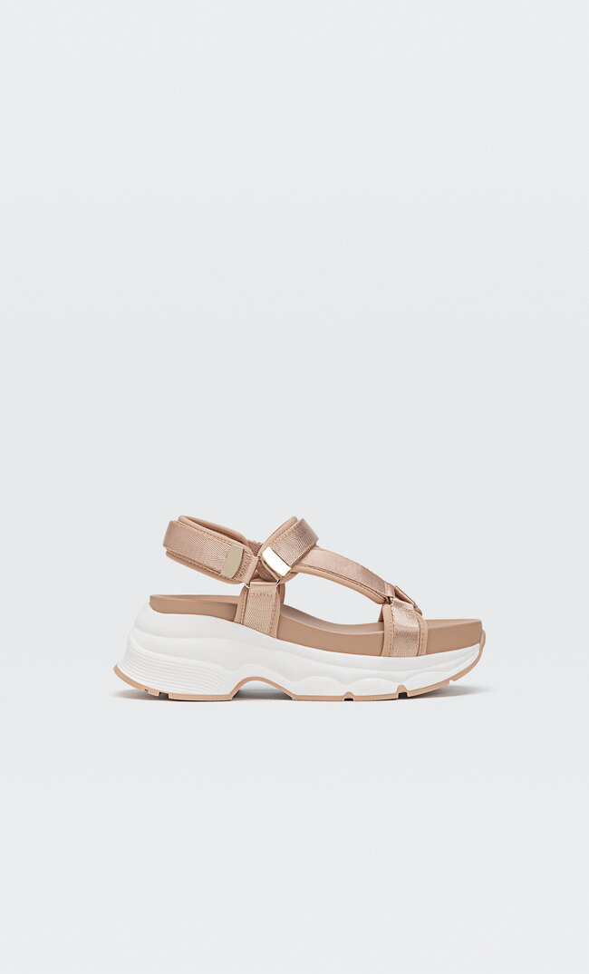 

Stradivarius Sportliche Flache Sandalen Beige 41