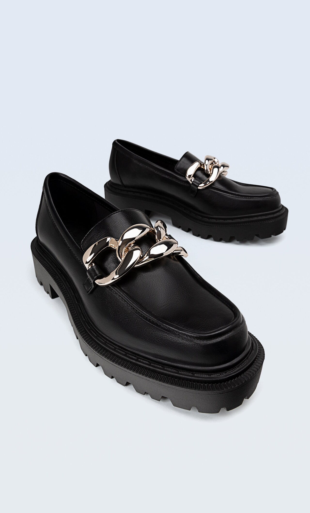 Loafers with chain detail - Women's fashion | Stradivarius United