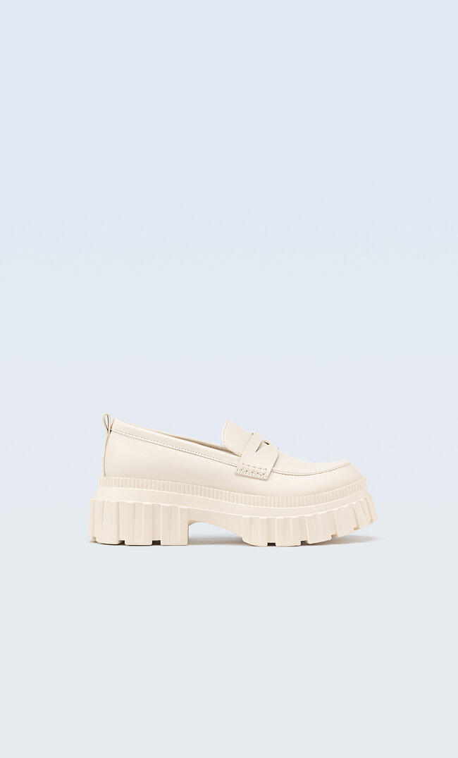 

Stradivarius Mocassins À Semelle Crantée Écru 37