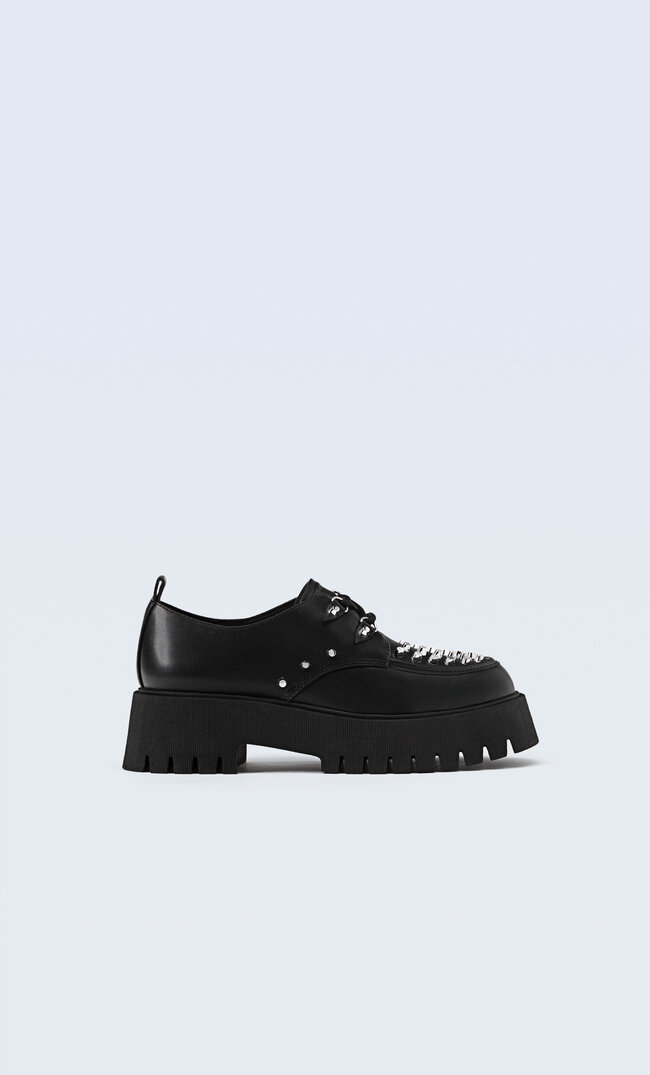 

Stradivarius Flache Schuhe Mit Nieten Schwarz 39