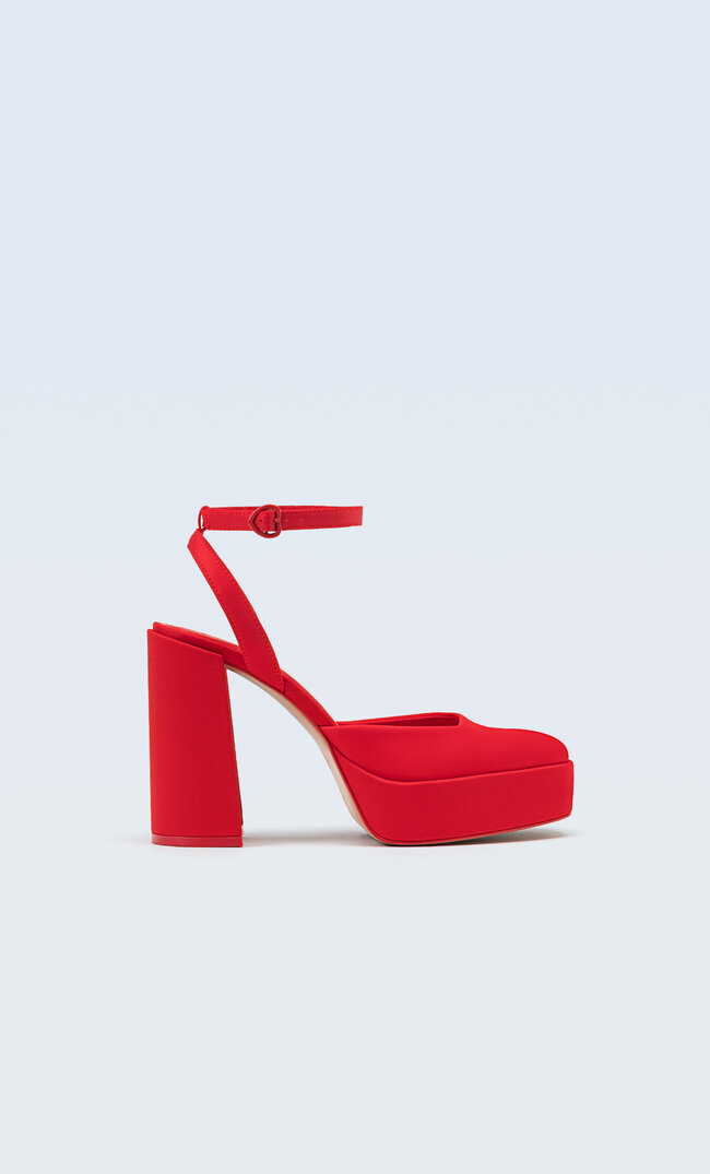 

Stradivarius Chaussures Compensées Ouvertes À L’arrière Rouge 37