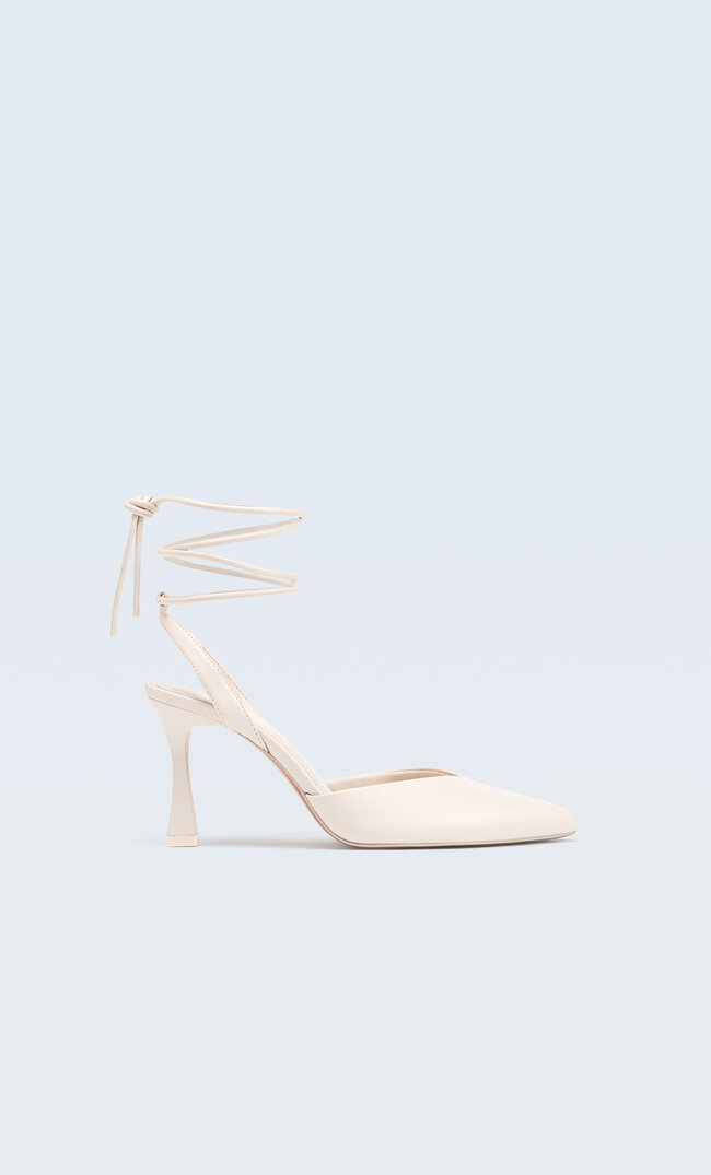 

Stradivarius Chaussures À Talon Lacées, Ouvertes À L’arrière Écru 38