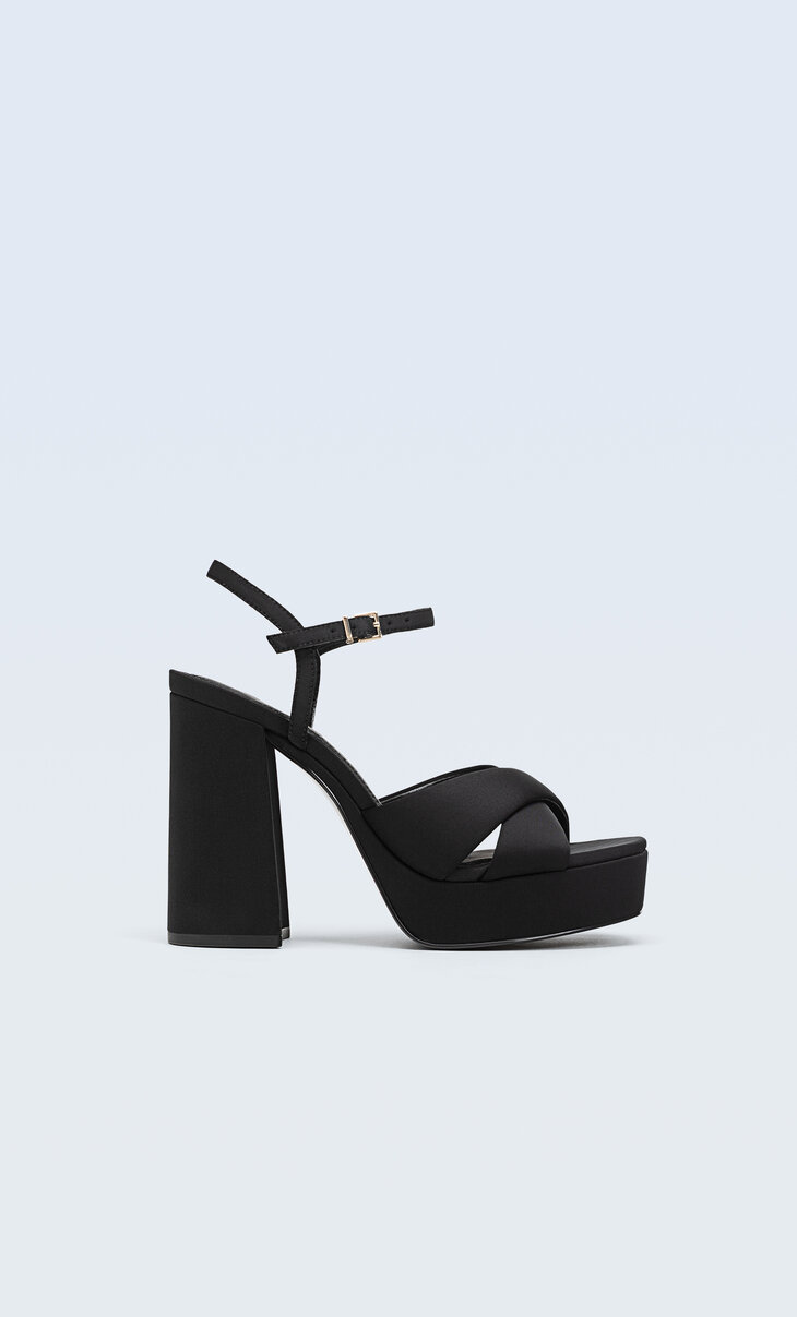 Tacchi fucsia stradivarius on sale