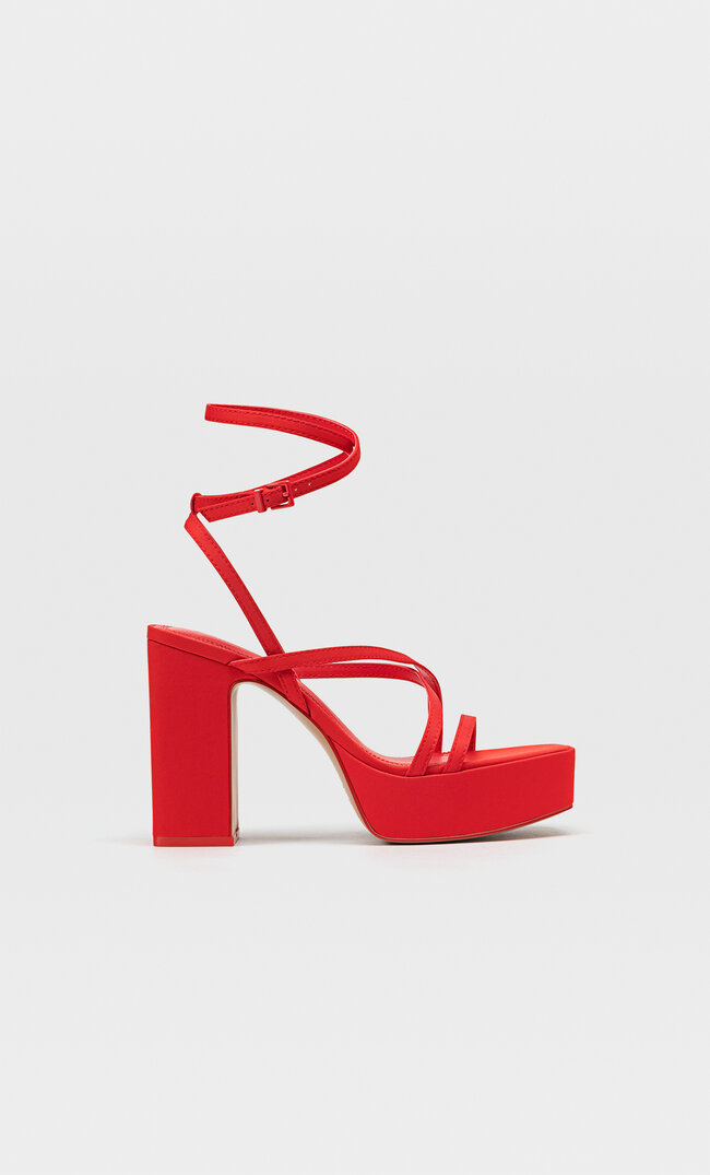 

Stradivarius Sandalen Mit Plateau-Absatz Rot 41