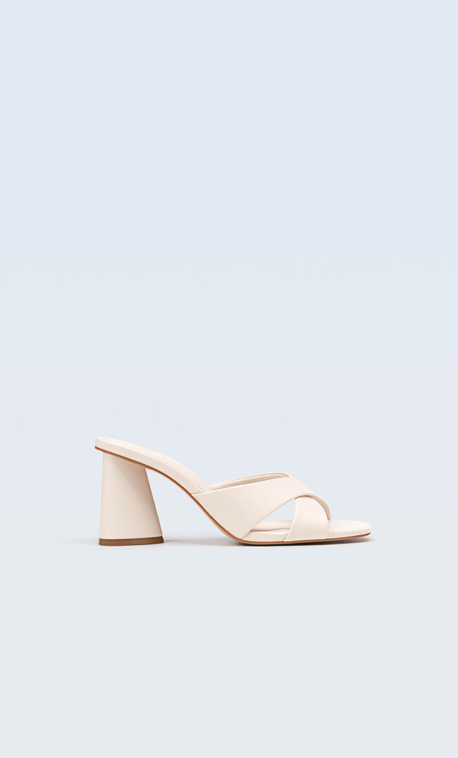 

Stradivarius Sandales À Talon Croisées Écru 39