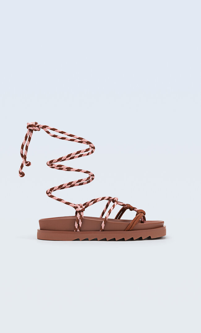 

Stradivarius Flache Sandalen Mit Schnüren Braun 38
