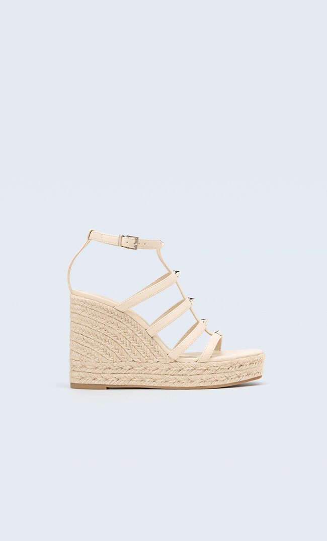 

Stradivarius Buty Na Koturnie Z Juty Ze Sprzączką Naturalny 36
