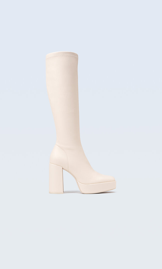 

Stradivarius Stretch-Absatzstiefel Natur 35