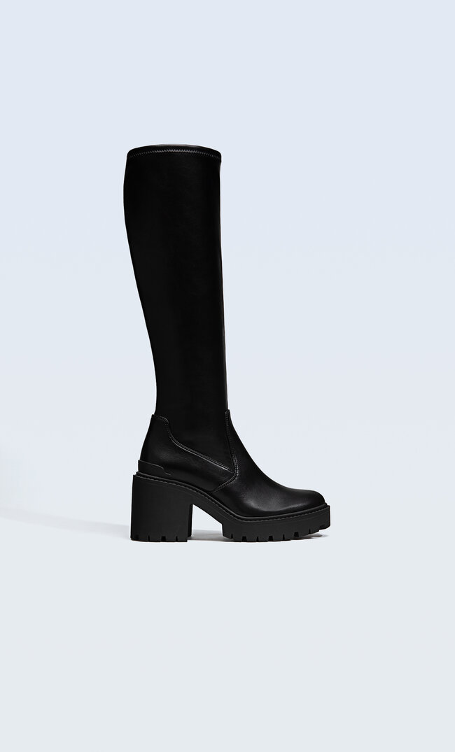 

Stradivarius Absatzstiefel Mit Profilsohle Schwarz 40