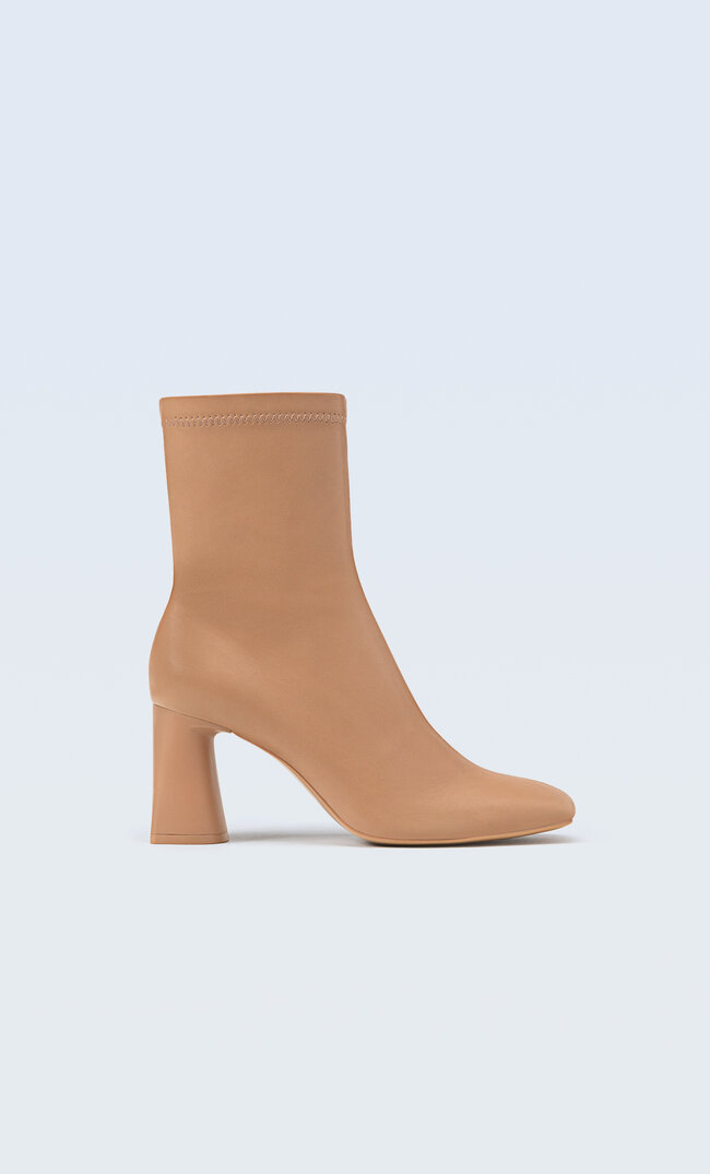 

Stradivarius Stretch-Stiefeletten Mit Halbhohem Absatz Beige 36