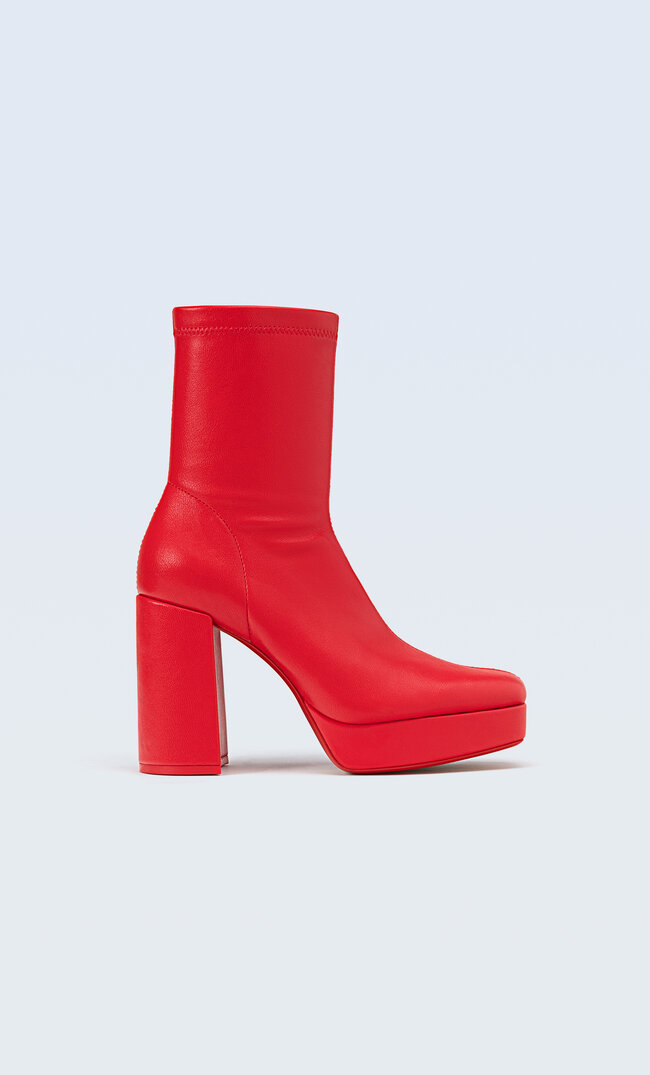 

Stradivarius Stretch-Absatzstiefeletten Mit Plateau Rot 36