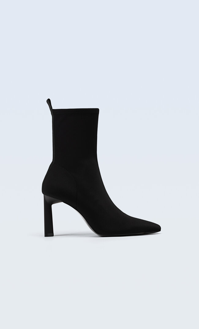 

Stradivarius Bottines À Talon En Tissu Noir 36