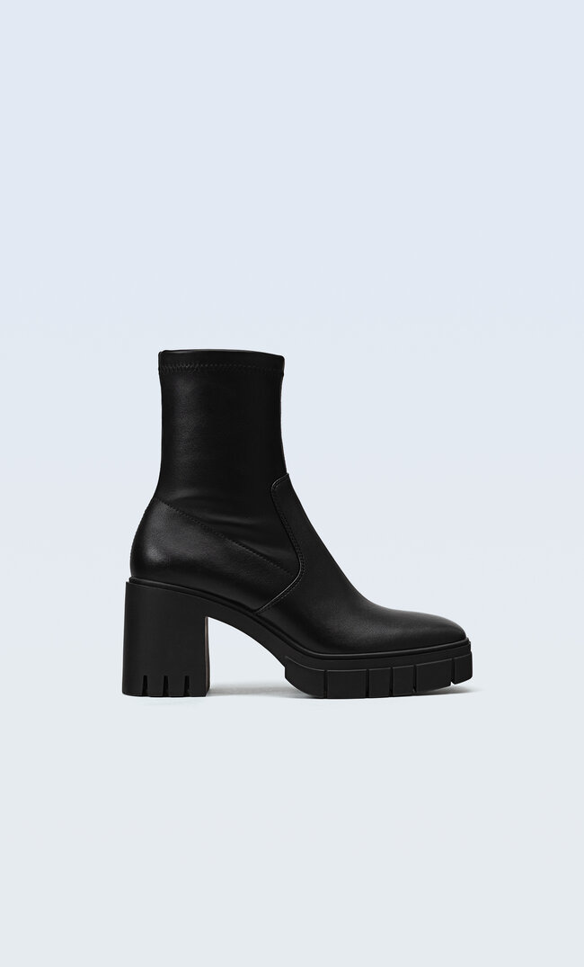 

Stradivarius Stretch-Stiefeletten Mit Halbhohem Absatz Schwarz 40