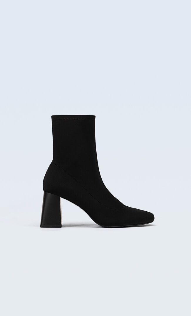 

Stradivarius Stoffstiefeletten Mit Absatz Schwarz 38