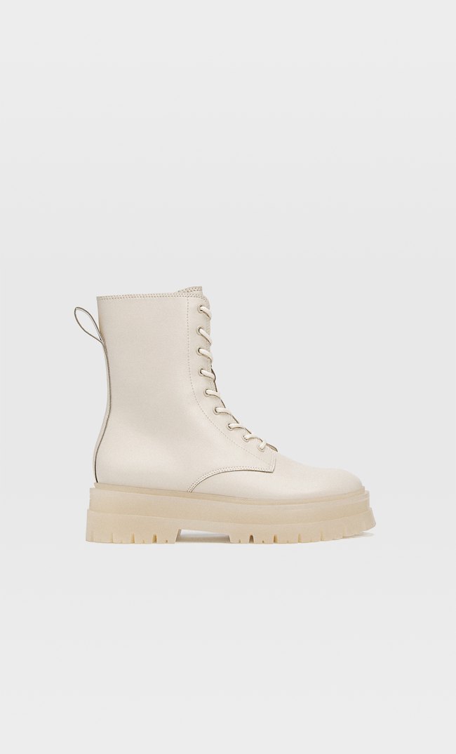 

Stradivarius Flache Stiefeletten Mit Schnürung Weiss 41