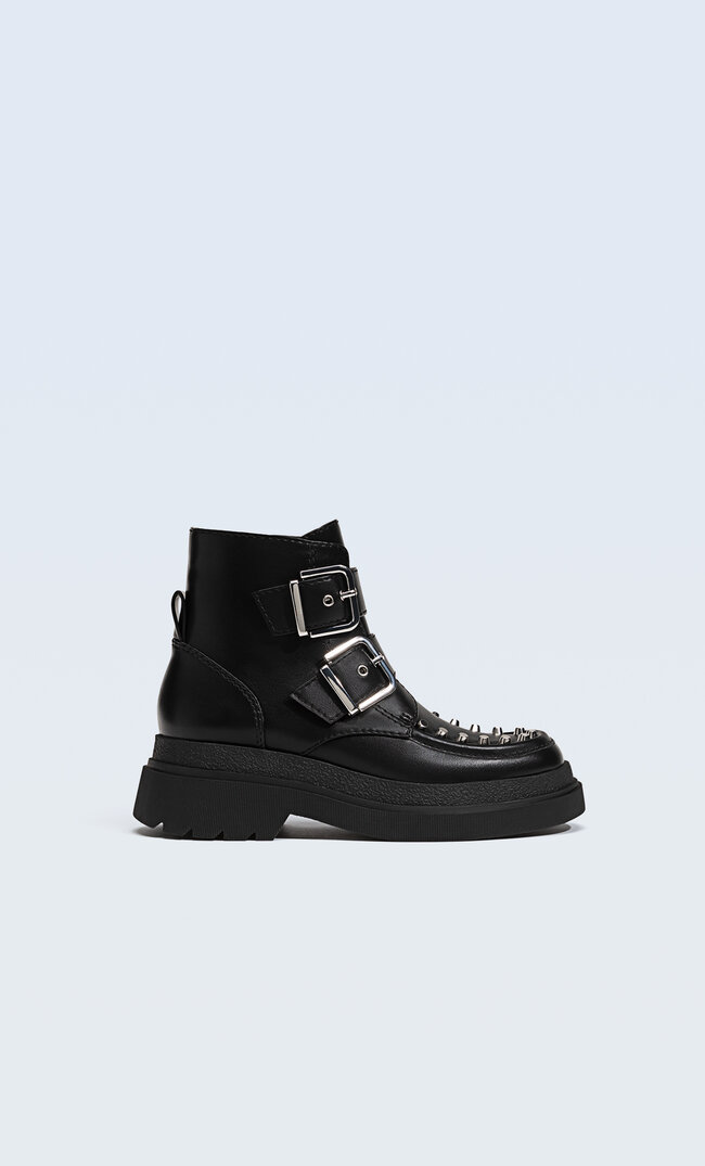 

Stradivarius Flache Stiefelette Mit Schnallen Schwarz 35