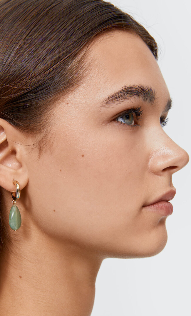 

Stradivarius 4er-Set Ohrringe Mit Naturstein Und Perlen Gelb M