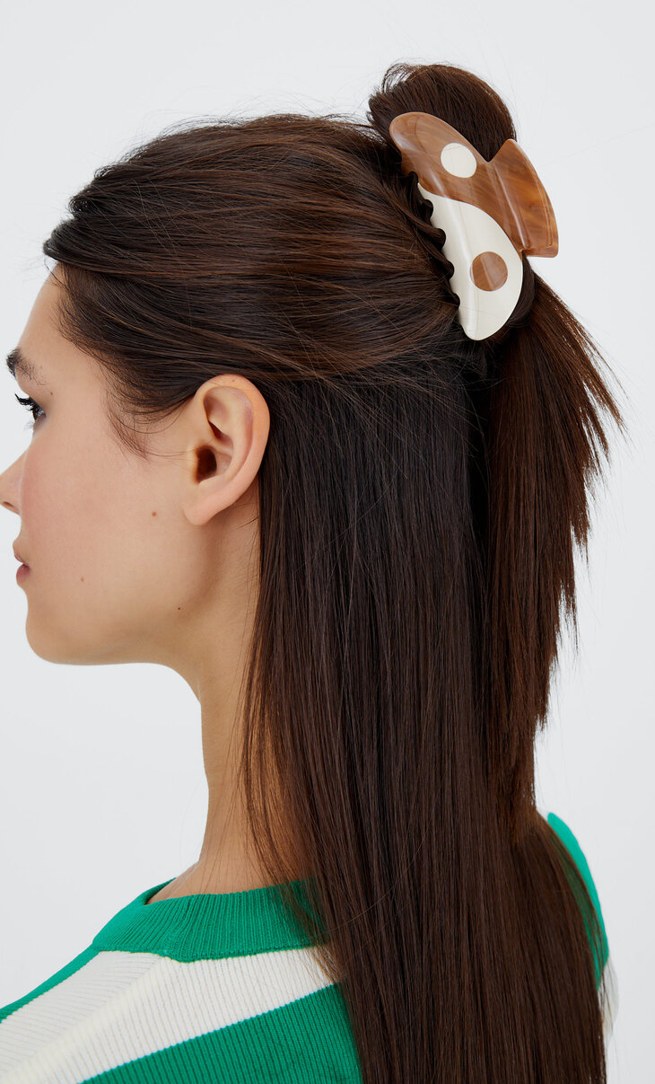 Yin-Yang hair clip