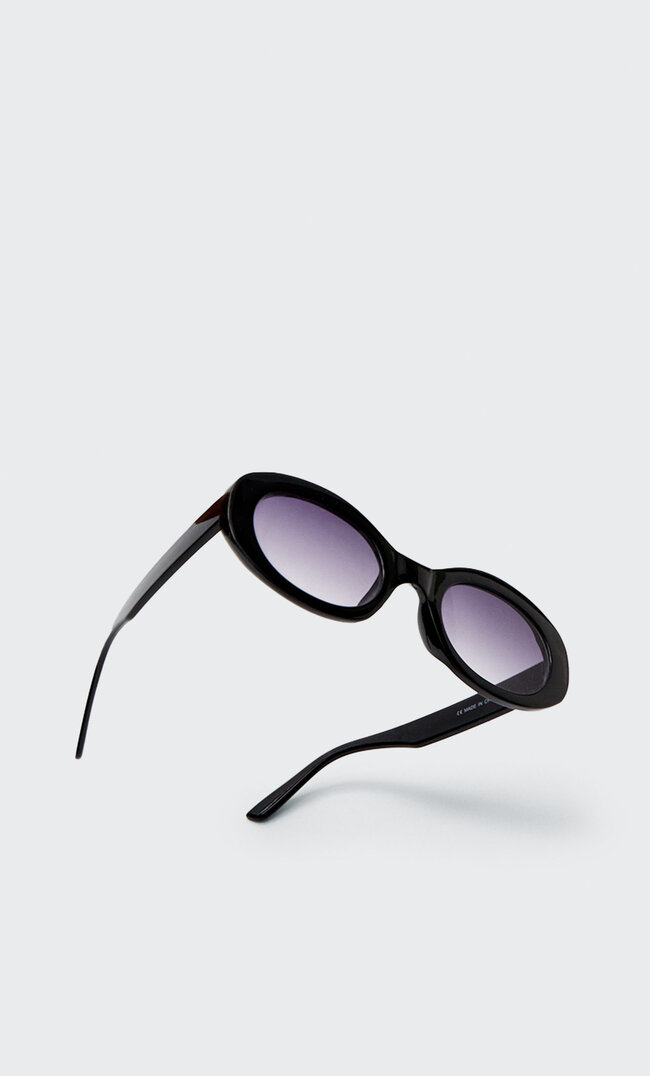 

Stradivarius Owalne Okulary Przeciwsłoneczne Z Żywicy Czarny M