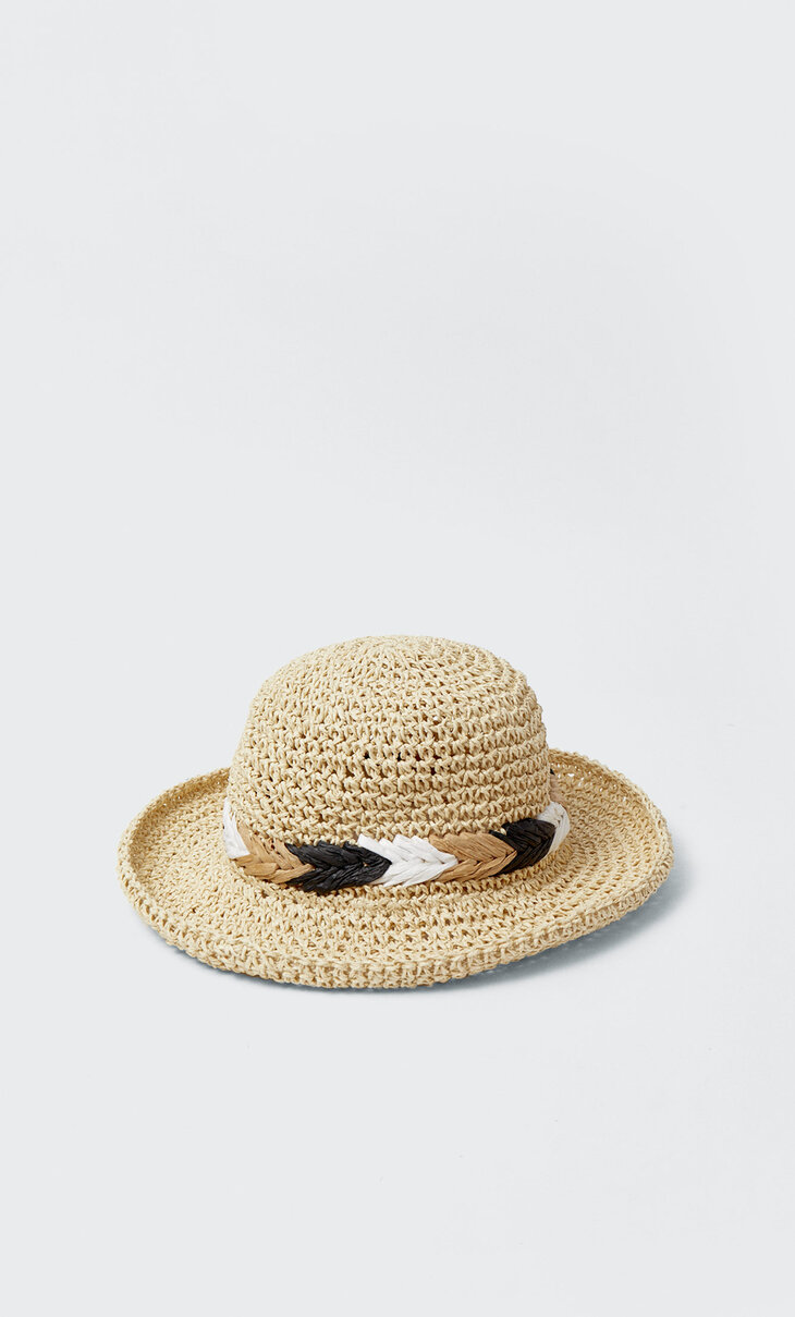 Raffia hat with geometric detail