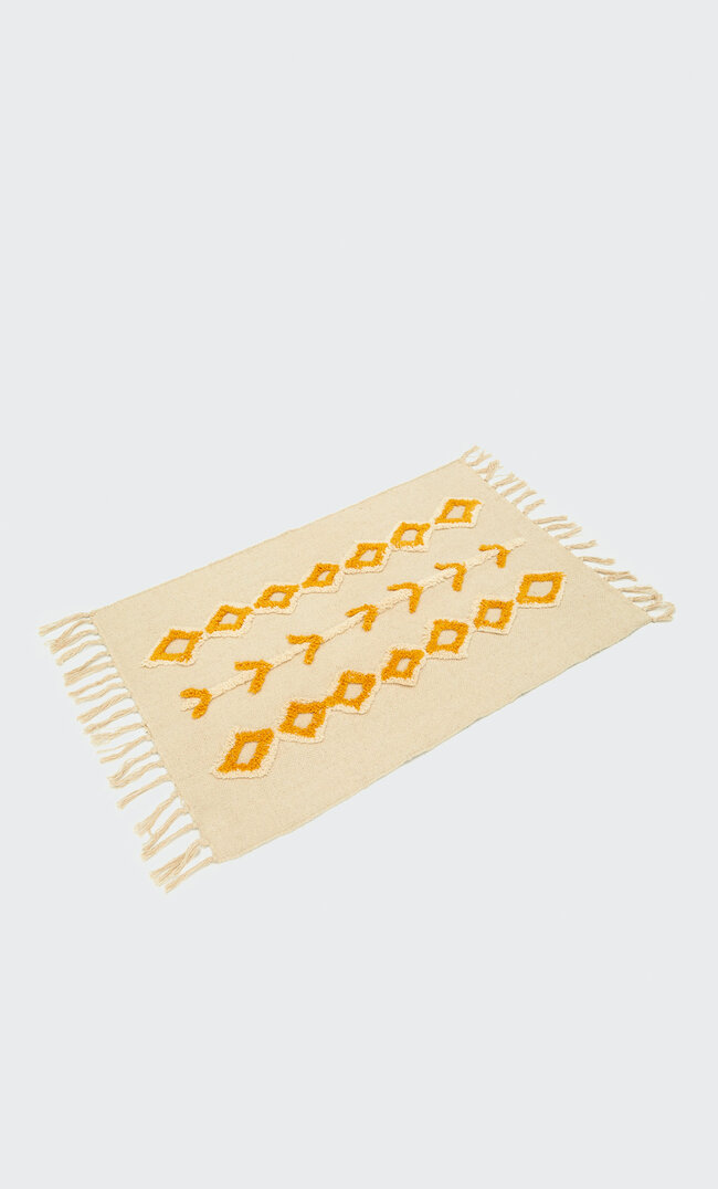 

Stradivarius Baumwollteppich Mit Geometrischem Muster Ecru 103