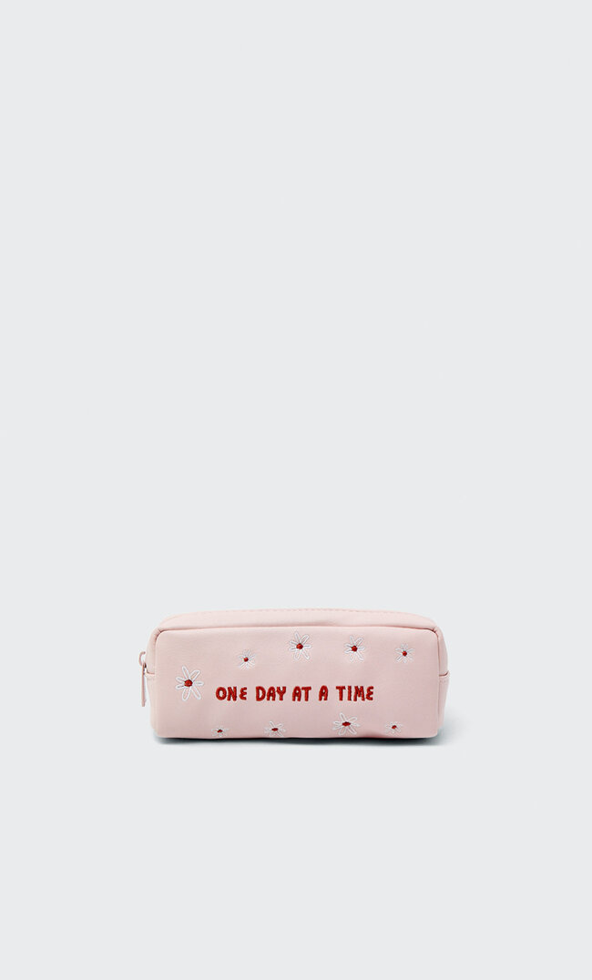 

Stradivarius Etui Mit Slogan Dunkelfuchsia 103