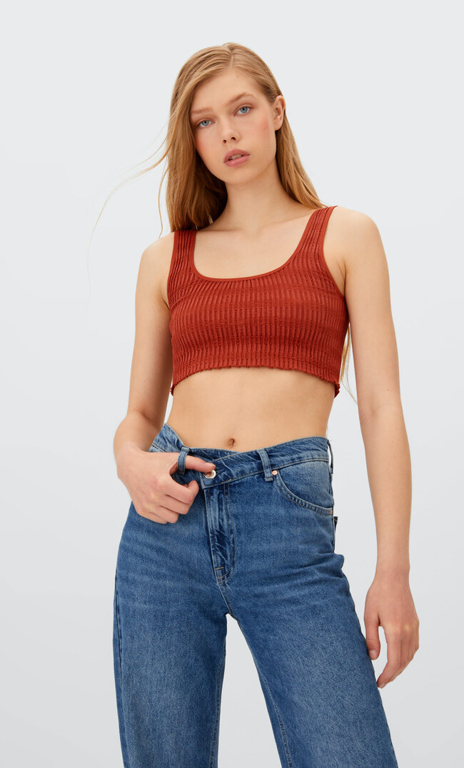 

Stradivarius Nahtloses, Elastisches Cropped-Top Ziegelrot M