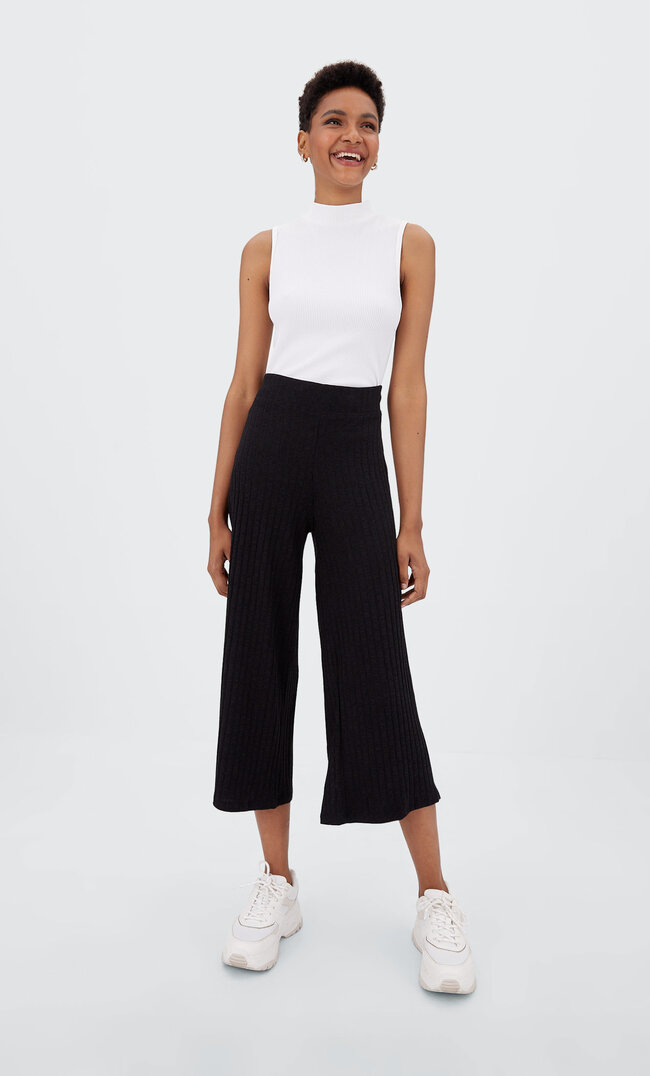 

Stradivarius Basic-Strickculotte Schwarz S