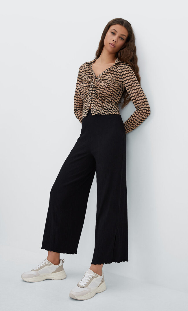 

Stradivarius Culotte-Hose Mit Seitlichem Schlitz Schwarz Xs