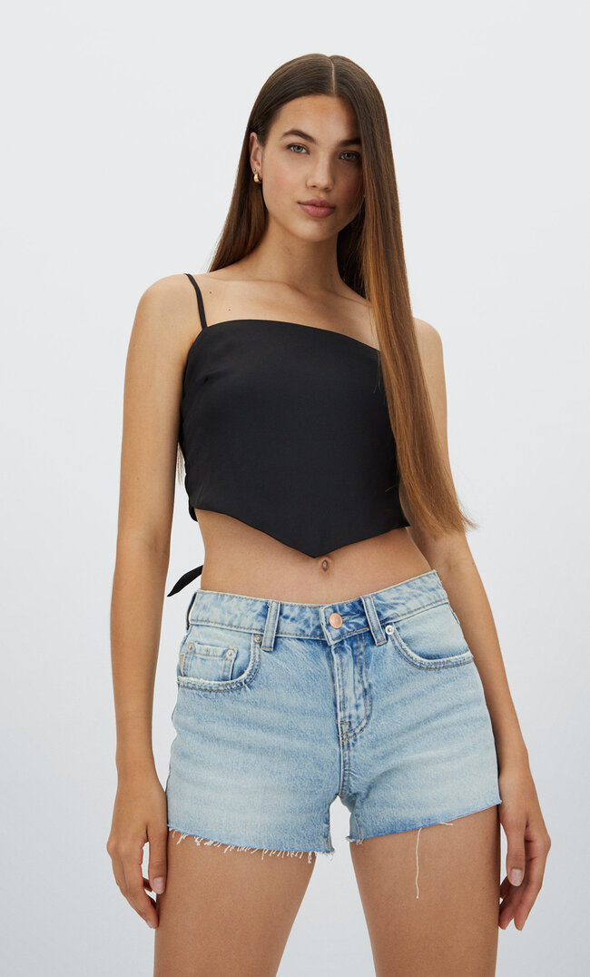 

Stradivarius Low-Waist-Jeansshorts Gebleichtes Denim 40