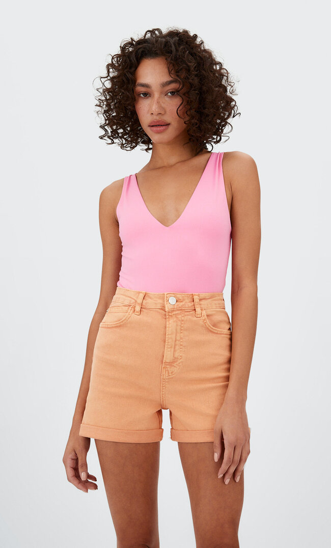 

Stradivarius Mom-Shorts Im Slim-Fit In Verschiedenen Farben Pfirsich 38