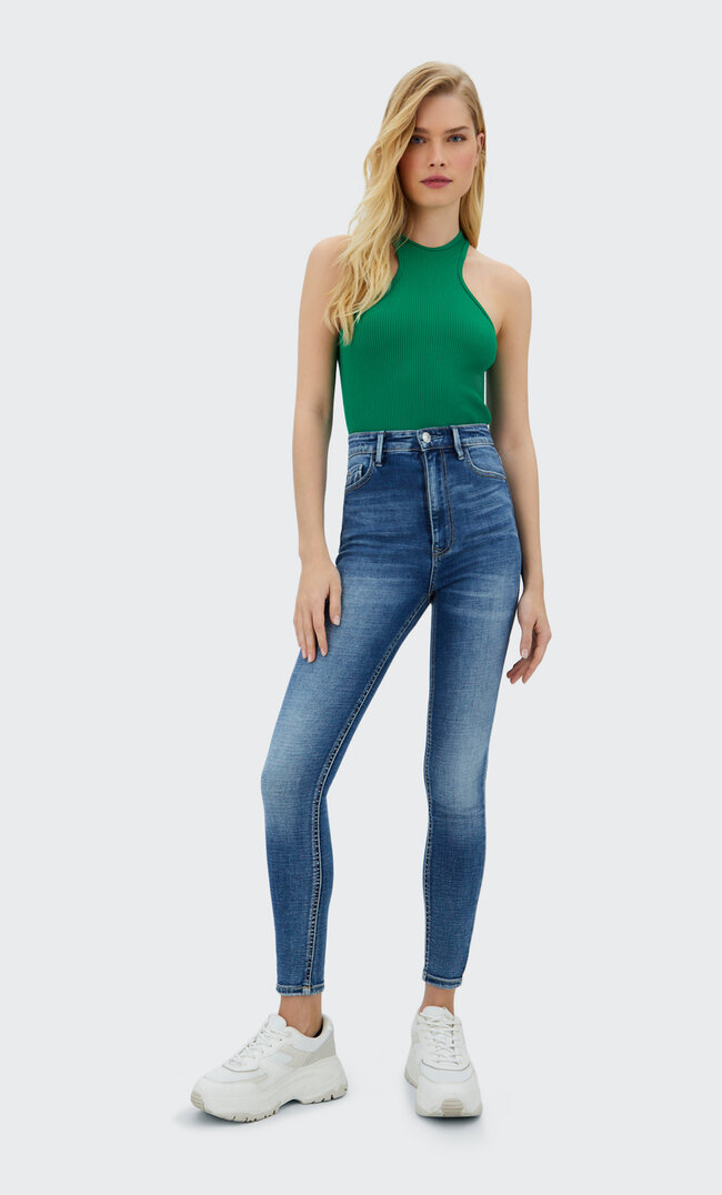

Stradivarius Jeans Mit Sehr Hohem Bund Und Knopfleiste Black Denim Washed 36
