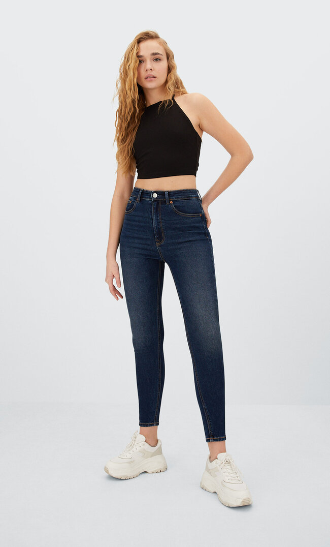 

Stradivarius Super High Waist-Jeans Im Vintagelook Dark Denim 34