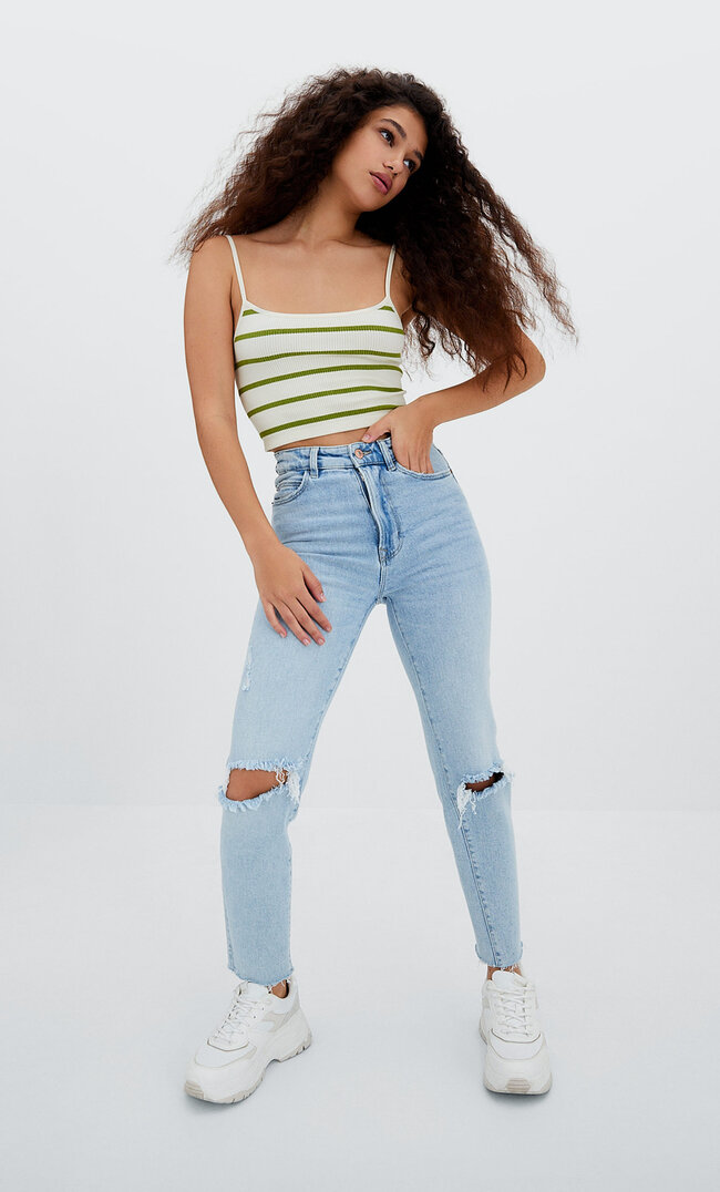 

Stradivarius Mom-Jeans Im Slim-Fit Medium Light Blue Denim 36