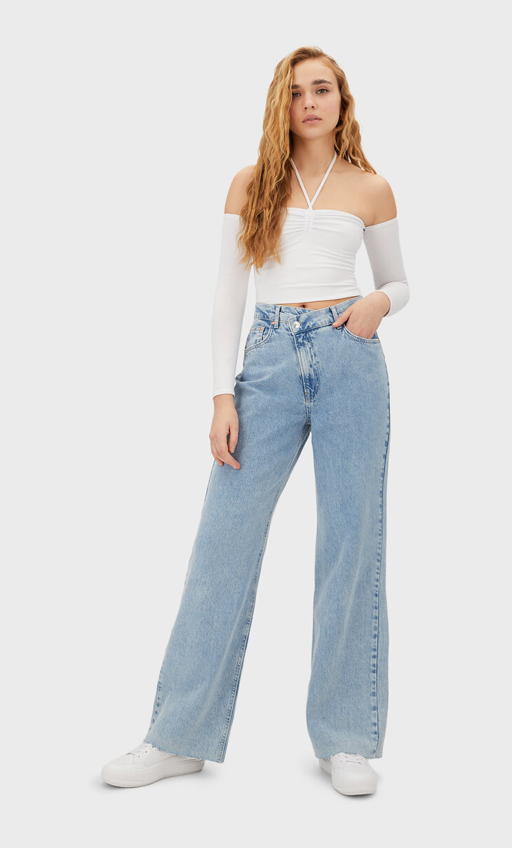 Straight fit jeans with asymmetric waistband