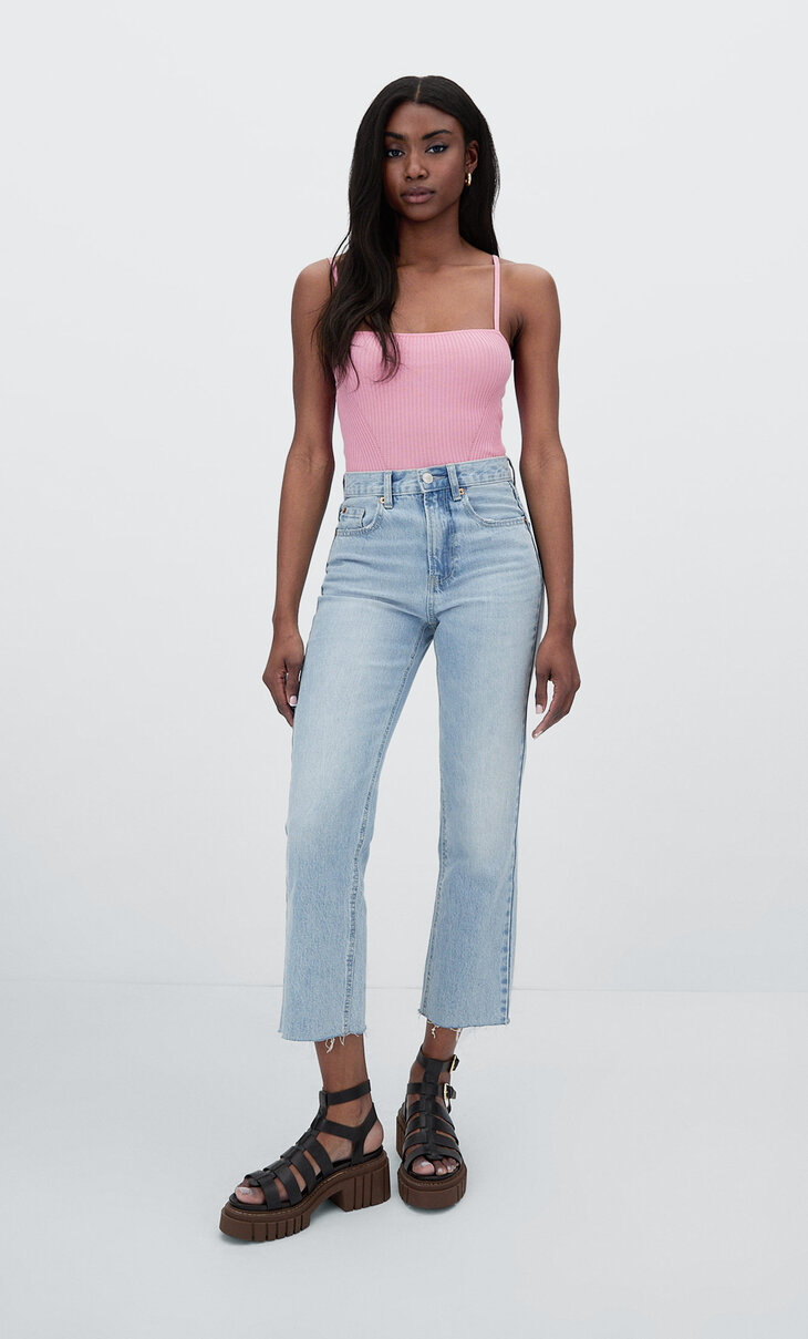 Cropped jeans in recht model