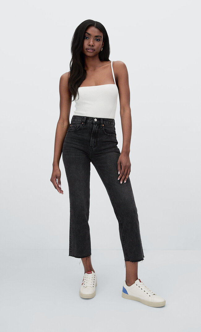 Stradivarius Jeansy O Kroju Straight Cropped Czarny Denimowy Sprany 34
