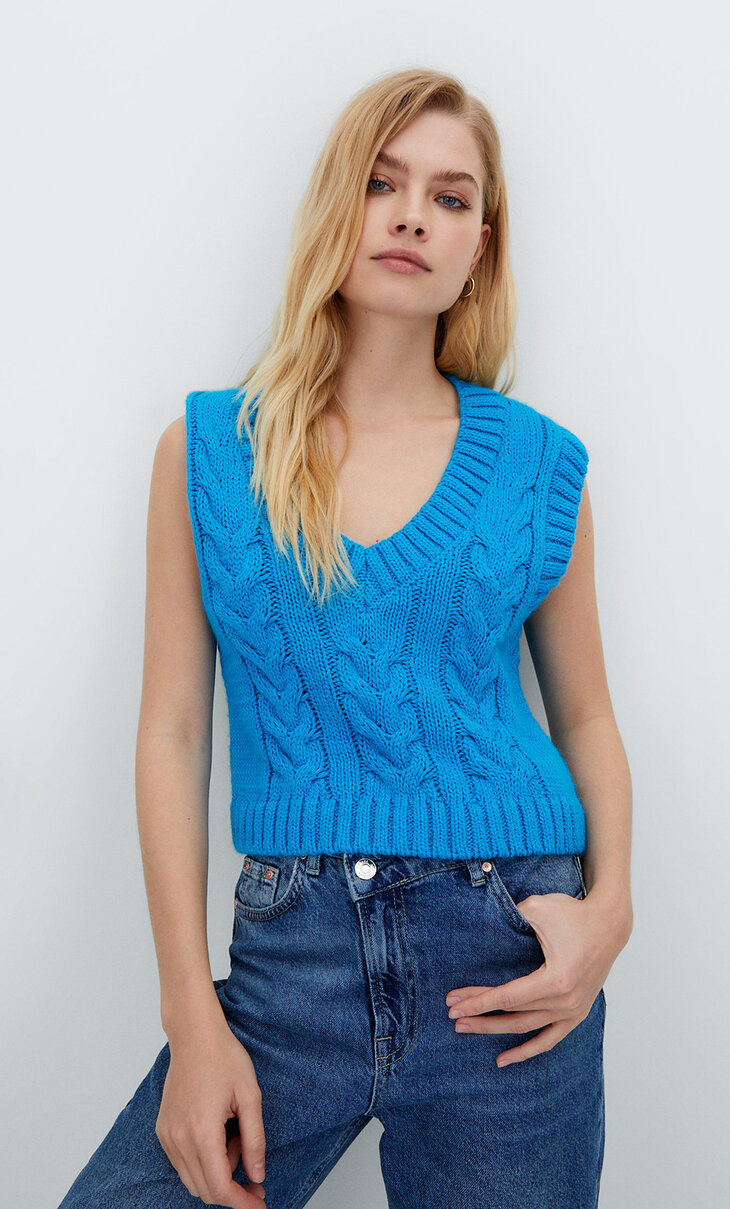 Cable-knit V-neck vest