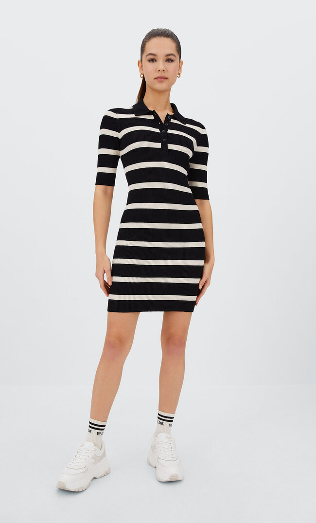

Stradivarius Strickkleid Mit Polo-Kragen Schwarz S