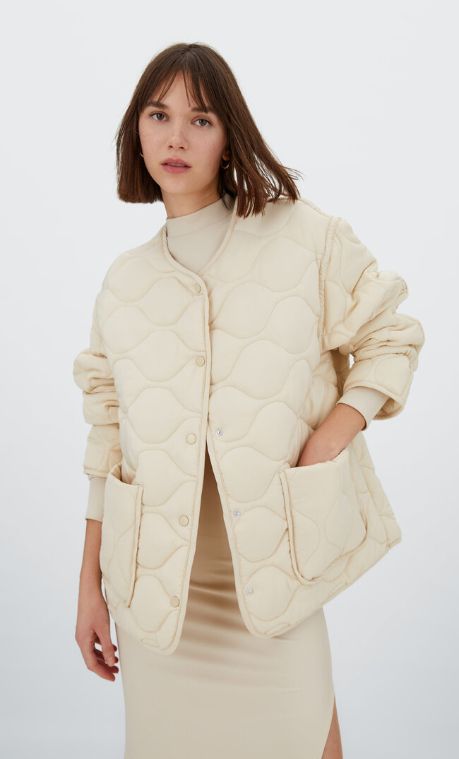 

Stradivarius Steppjacke Mit Rundhalskragen Vanille Xl