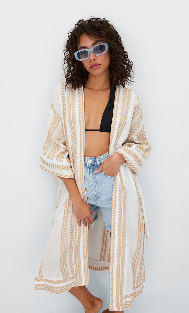 

Stradivarius Langer Kimono Mit Stickerei Beige Xl