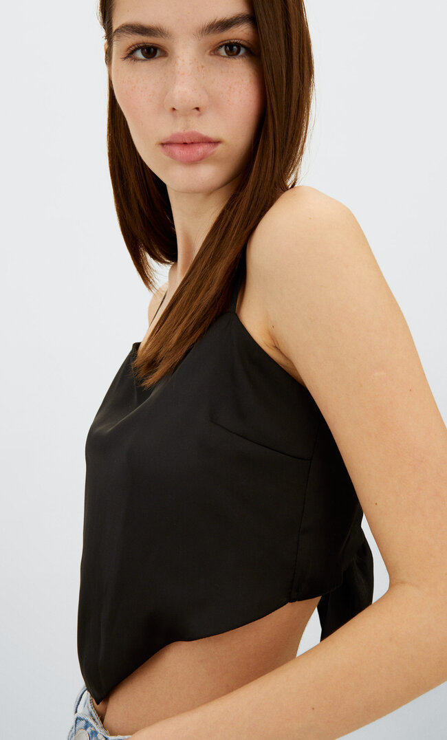 

Stradivarius Top Z Dołem W Szpic I Wiązaniem Czarny L