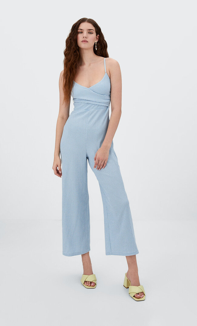 

Stradivarius Jumpsuit Mit Ausschnitt In Wickeloptik Himmelblau L