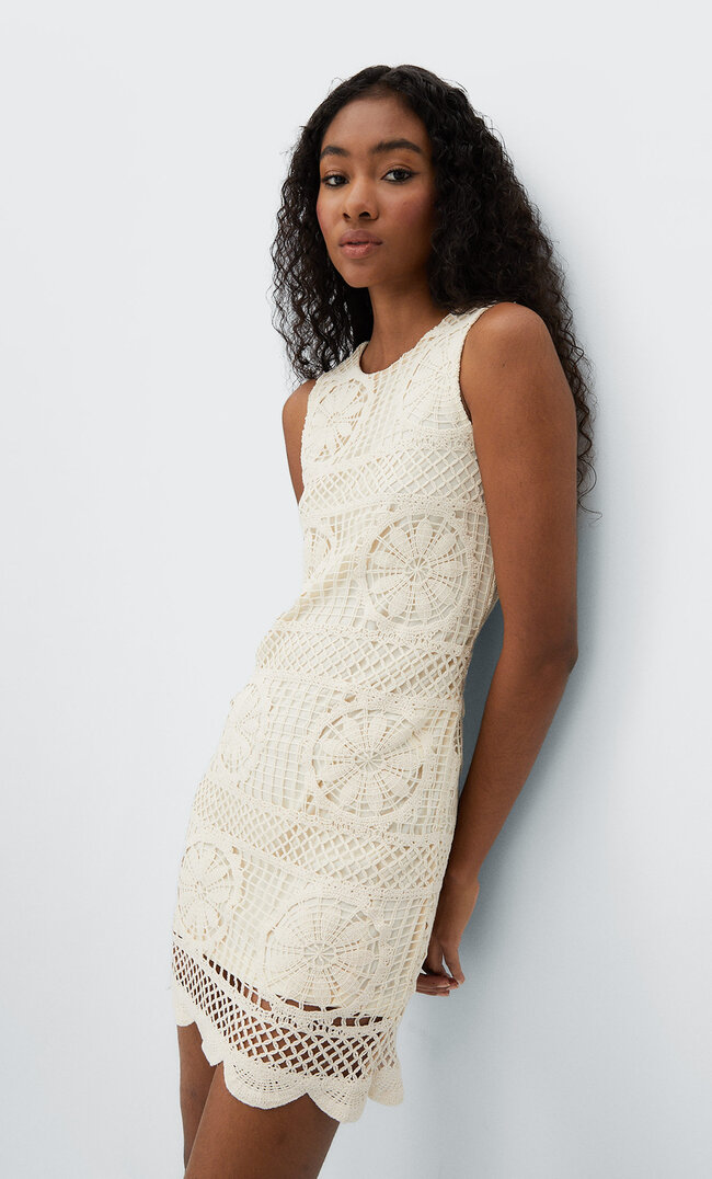 

Stradivarius Kurzes Häkelkleid Steingrau Xs