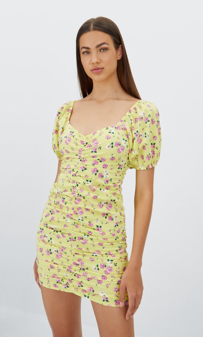 

Stradivarius Kurzes Kleid Mit Raffung Gelb Xs