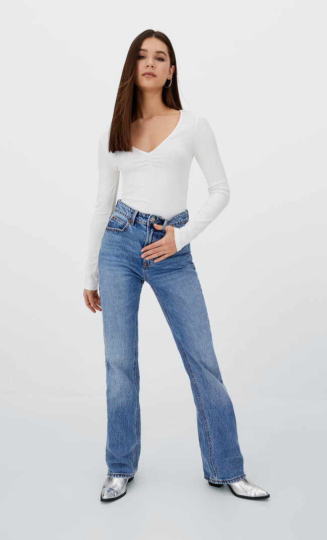 

Stradivarius Shirt Mit V-Ausschnitt Und Raffung Ecru Xs